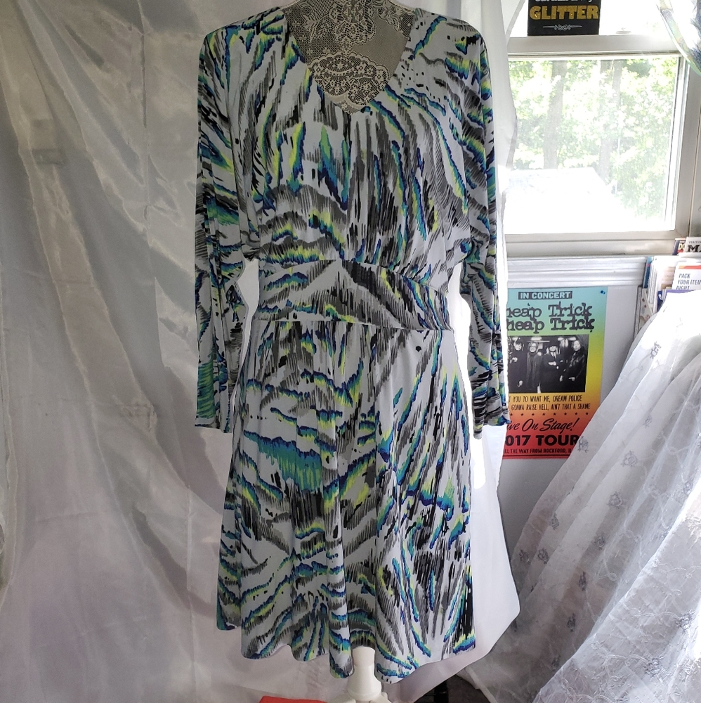 🎨 Guess Watercolor Dress